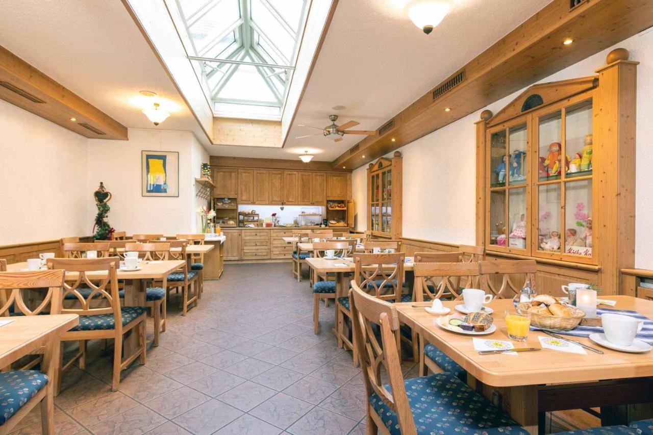 Hotel Restaurant Goldener Hirsch Donauwörth Exterior foto